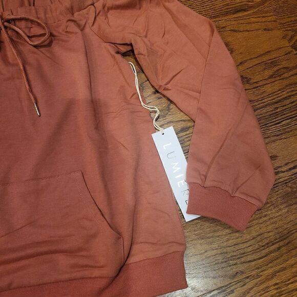 NEW! Off the shoulder sweatshirt with pockets and tie details Medium - Picture 3 of 5